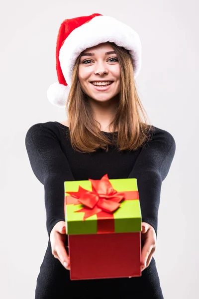 Різдвяна жінка з подарунковою коробкою — стокове фото