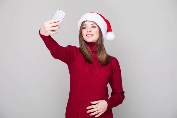 Vrouw nemen selfie op telefoon — Stockfoto