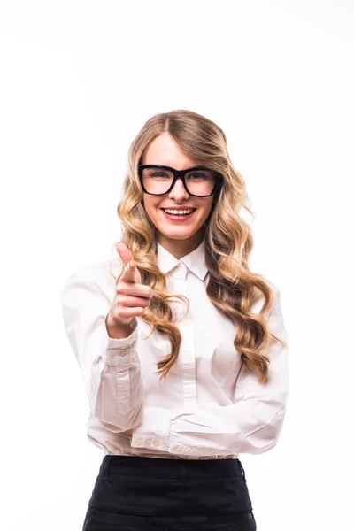 Üzleti lány rámutatott, a fehér háttérben szemüvegek — Stock Fotó