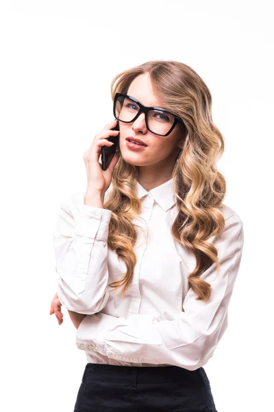 Üzleti lány szemüveg beszélni a telefon, a fehér háttérben — Stock Fotó