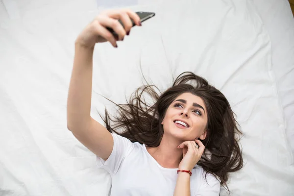 Selfie in the bed — Stock Photo, Image