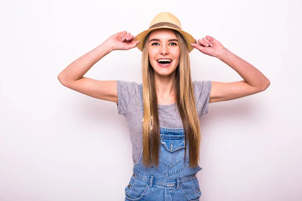 Chica feliz con gorra blanca. Vacaciones de verano —  Fotos de Stock