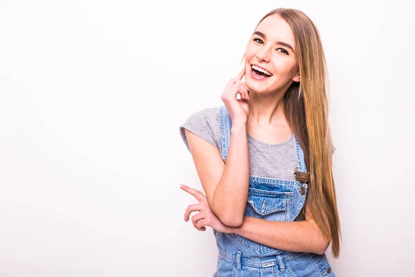 Glückliches Lächeln blonde Mädchen auf weiß — Stockfoto