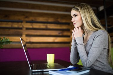 Yerine çalışma, düşünme kız