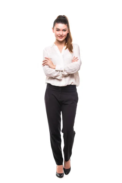 Volledige lengte jonge vrouw recht lang donker haar met gekruiste handen poseren in studio geïsoleerd op witte achtergrond — Stockfoto