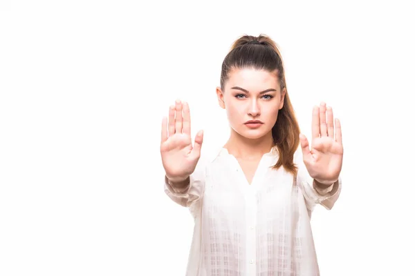 Mujer de negocios seria haciendo señal de stop hand — Foto de Stock