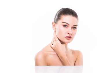 Güzel kadın temiz taze cilt ile kapatın. Cilt Bakımı yüz .