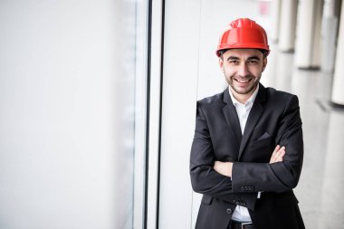 yakışıklı bir mühendis portresi