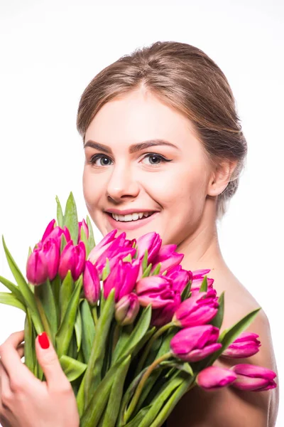 Ritratto ravvicinato di belle donne che tengono bouquet di tulipani — Foto Stock