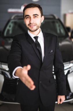 Satıcı sallamak el Otomobil Fuarı