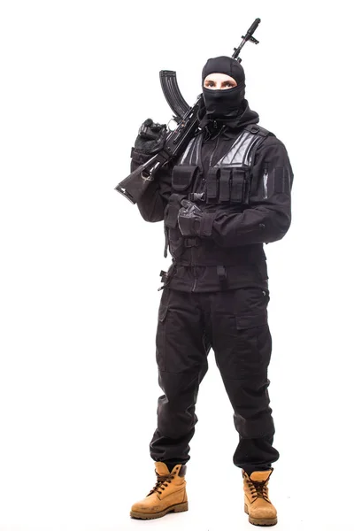 Soldado com rifle em fundo branco isolado — Fotografia de Stock