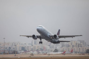 Faro, Portekiz - Haziran 24, 2017: Brussels airlines uçuşlar aero