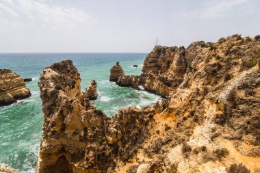 Praia harika manzarasını yapmak içinde camilo Portekiz güneyinde nın en güzel plajlarından birinde lagos