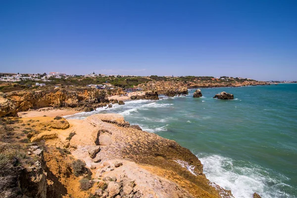 Sao rafael beach Albufeira bir popüler seyahat ve tatil hedef algarve Portekiz. Yaz meslek kavramı