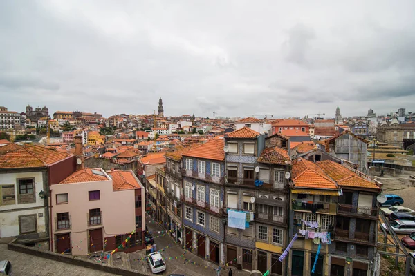 Porto, Portugalia - lipca 2017 r. Gród, Porto, Portugalia starego miasta jest atrakcją turystyczną Europy. — Zdjęcie stockowe
