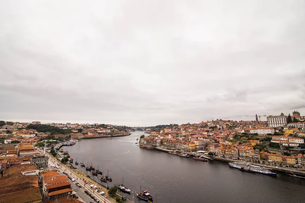 Porto, Portekiz - Temmuz 2017. Porto, Portekiz eski şehrin panoramik görünüm — Stok fotoğraf