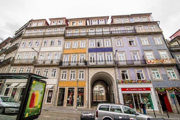 Porto, Portugália - július 2017. Ribeira, a régi város, Porto, Portugália-régi házak — Stock Fotó