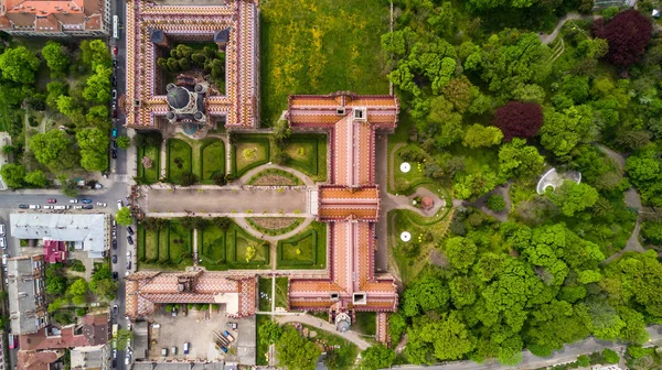 Chernivtsi, Ukrayna - Nisan, 2017: İkamet Bukovinian ve Dalmaçya Metropolitans. Chernivtsi Ulusal Üniversitesi hava görünümünü yukarıda. Chernivtsi, Ukrayna turizm hedef.