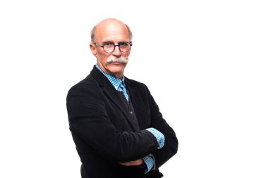Komuta sizde çapraz silah gülümseme ile beyaz arka plan üzerinde izole