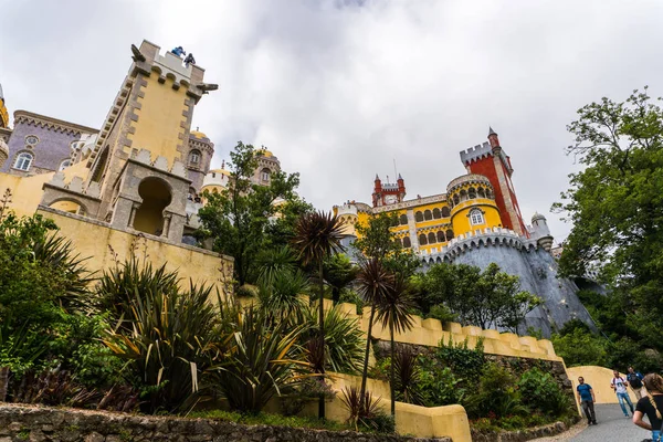 Sintra, Portugalsko - červen 2017. Národní palác Pena, Slavná památka, Sintra, Lisabon, Portugalsko, Evropa. — Stock fotografie