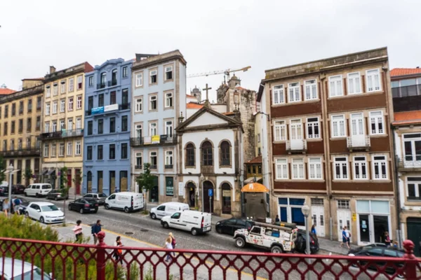 Porto, Portugal - Julho de 2017. Porto, Portugal vista de edifícios antigos e rua  . — Fotografia de Stock