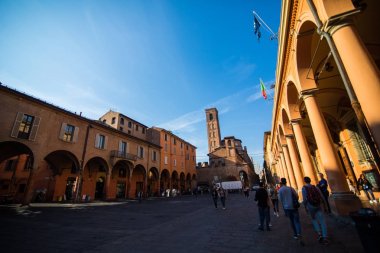 Bologna, İtalya - Ekim, 2017: Sokaklarında Bologna, Kuzey İtalya'daki Emilia-Romagna bölgesinin başkenti ve en büyük