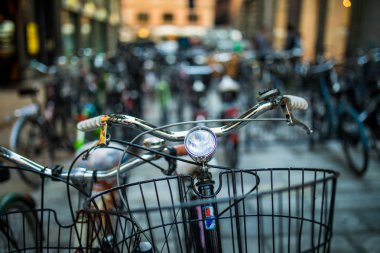 Bologna, İtalya - Ekim, 2017: Genel görünümü şehir sokakları ve Bologna Ortaçağ Merkezi