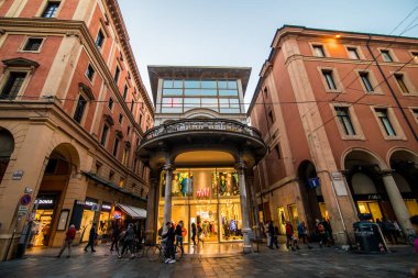 Bologna, İtalya - Ekim, 2017: Görünüm Caddesi'nin eski şehir, Bologna, Emilia Romagna bölgesi, İtalya.