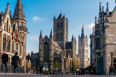 Ghent, Belçika - Kasım, 2017: Mimari Gent şehir merkezi. Ghent tarihi ortaçağ şehir ve turistik Belçika turistik olduğunu. Ghent peri kuyruk tarihi şehir merkezi