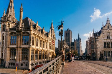 Ghent, Belçika - Kasım, 2017: Mimari Gent şehir merkezi. Ghent tarihi ortaçağ şehir ve turistik Belçika turistik olduğunu. Ghent tarihi şehir merkezi
