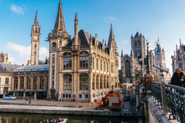 Ghent, Belçika - Kasım, 2017: Mimari Gent şehir merkezi. Ghent tarihi ortaçağ şehir ve turistik Belçika turistik olduğunu. Peri kuyruk gibi Ghent tarihi şehir merkezi.