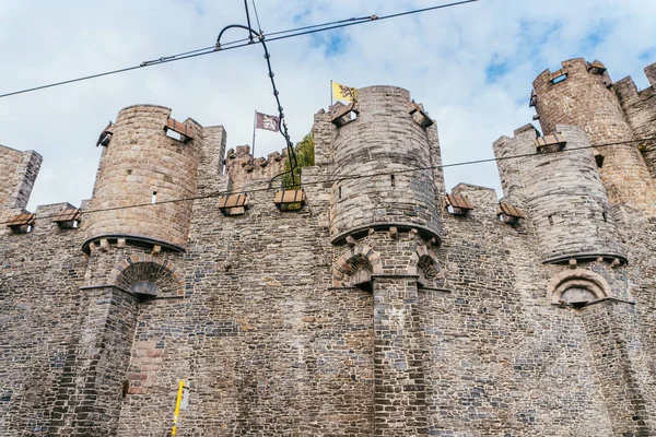 Bruges, Belgique - Novembre, 2017 : Bruges ville médiévale historique avec château. Rues bruges et centre historique. canaux et bâtiments. Bruges destination touristique populaire de Belgique . — Photo