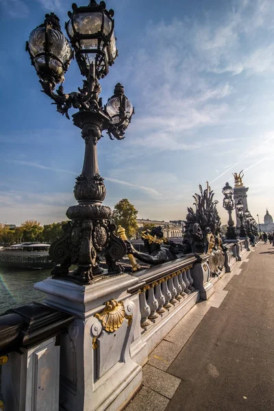 パリ, フランス - 2017 年 11 月日。フランス ・ パリのアレクサンドル 3 世橋. — ストック写真