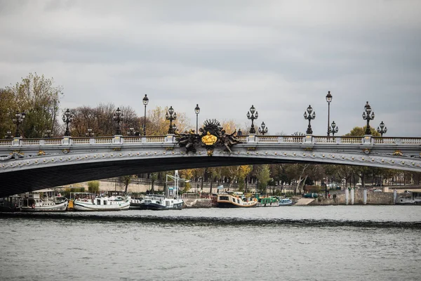 巴黎, 法国-2017年11月。亚历山大三桥, 法国巴黎 — 图库照片