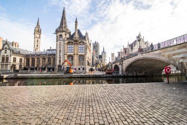 Ghent, Belçika - Kasım, 2017: Mimari Gent şehir merkezi. Ghent ortaçağ şehir ve Belçika turist varış noktası değil.