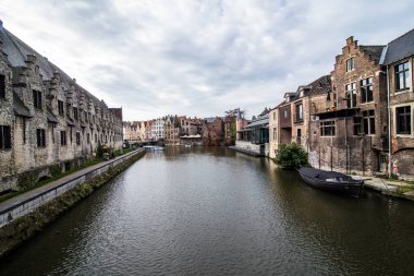 Ghent, Belçika - Kasım, 2017: Mimari Gent şehir merkezi. Ghent ortaçağ şehir ve Belçika turist varış noktası değil.