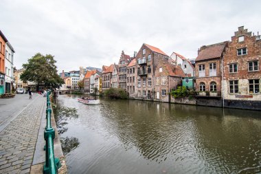 Ghent, Belçika - Kasım, 2017: Mimari Gent şehir merkezi. Ghent ortaçağ şehir ve Belçika turist varış noktası değil.