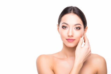 Yüz Cilt yanaklarını dokunmak güzel kadın yüz portre güzellik cilt bakım kavramı güzel güzellik genç kadın modeli kız parmak eller. Moda güzellik modeli