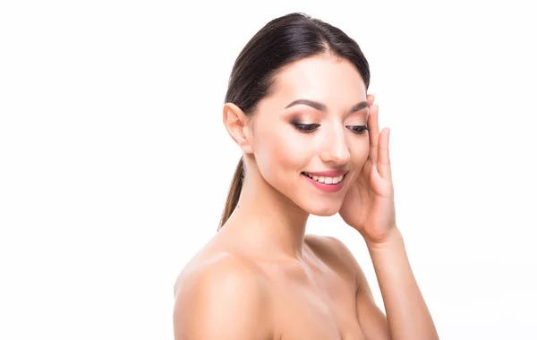 Spa Girl. Belle femme modèle avec une peau saine, visage mignon. Spa Beauté, Soins du visage et Cosmétologie Concept — Photo