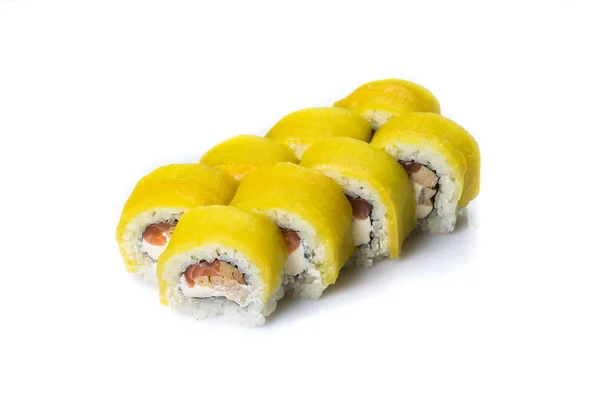 Set de rollos de sushi servidos en blanco —  Fotos de Stock