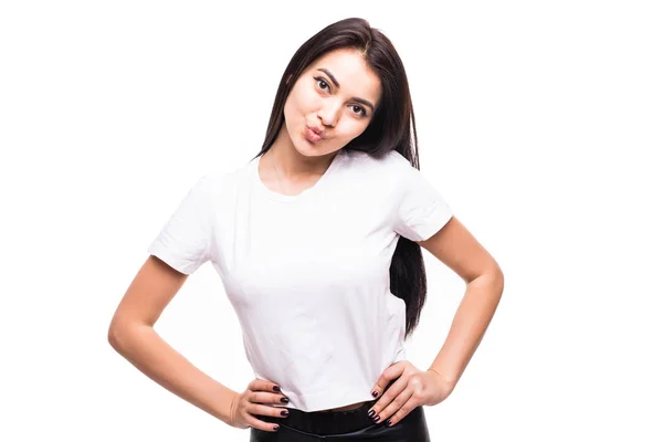 Retrato de feliz sonriente joven hermosa mujer sobre fondo blanco — Foto de Stock