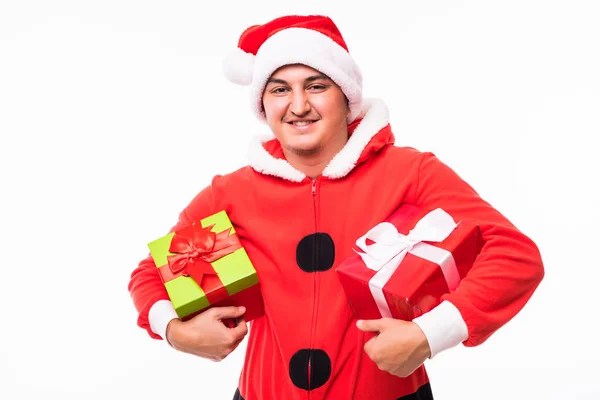 Santa Claus. Santa jongeman met kerstcadeau vakken presenteert emotionele hebben leuk glimlachen. Knappe Fashion jongen Happy. Nieuwjaar. Sportieve Santa Claus. Kerstvakantie — Stockfoto