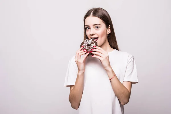 Close Retrato Uma Menina Bonita Satisfeito Comer Donuts Isolado Sobre — Fotografia de Stock