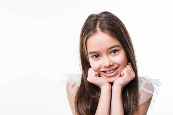 Portré, aranyos, mosolygós kislány elszigetelt fehér background — Stock Fotó