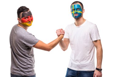 İsveç Ulusal yakışıklı erkekler destekçileri sadık hayranları ve Almanya beyaza boyanmış bayrak yüz el sıkışma takım. Hayranları duygular.