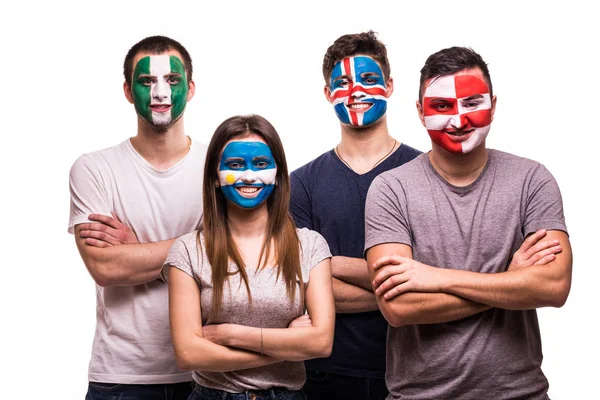 Groupe de supporters de l'Argentine, Croatie, Islande, Nigeria équipes nationales fans avec le visage peint isolé sur fond blanc — Photo