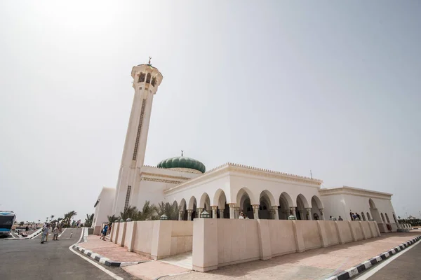 Nisan 2018 - Sharm El Sheikh, Mısır. Sunset yakınında mübarek Camii, İslam. Mısır. Sharm El Sheikh büyük Camii — Stok fotoğraf