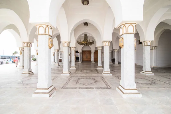 Mısır, Sharm El Sheikh - Nisan 2018: Mübarek Camii, İslam. Mısır. Sharm El Sheikh büyük Camii — Stok fotoğraf