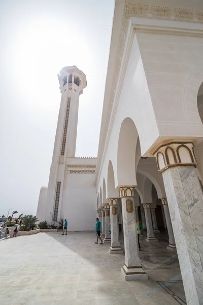 Mısır, Sharm El Sheikh - Nisan 2018: Mübarek Camii, İslam. Mısır. Sharm El Sheikh büyük Camii — Stok fotoğraf
