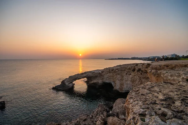 Ayia Napa Kıbrıs Rum Kesimi Akdeniz Gün Batımında Aşk Köprüsü — Stok fotoğraf